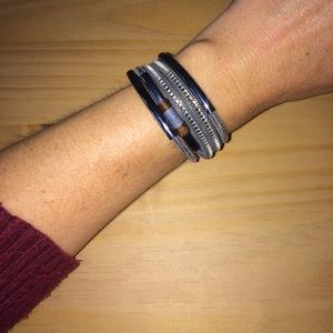 Magnetic closure wrap bracelet